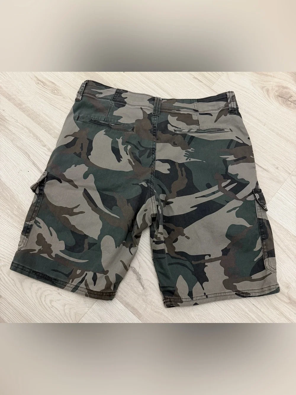 Wrangler Relaxed Fit Camo Cargo Shorts Men’s 32 Stretch Utility Outdoor